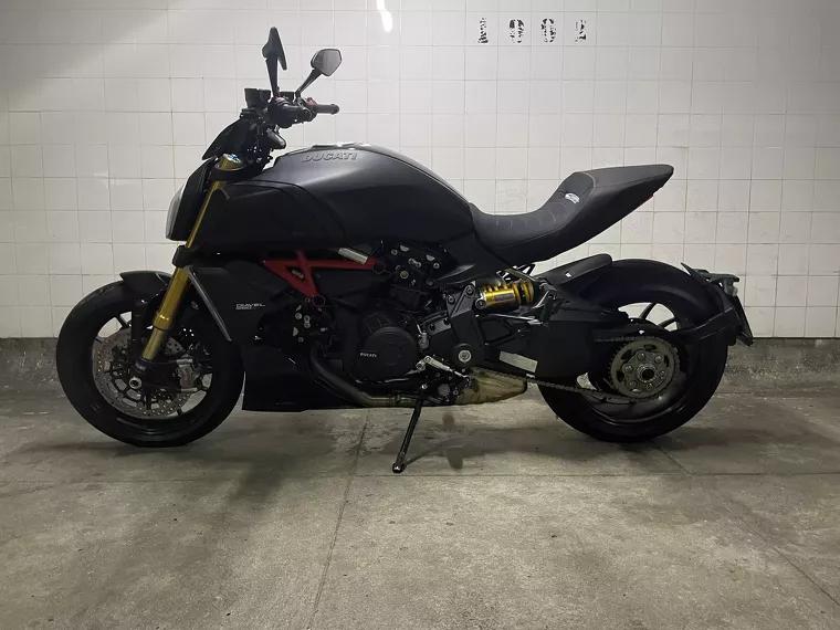 Ducati Diavel Preto 3