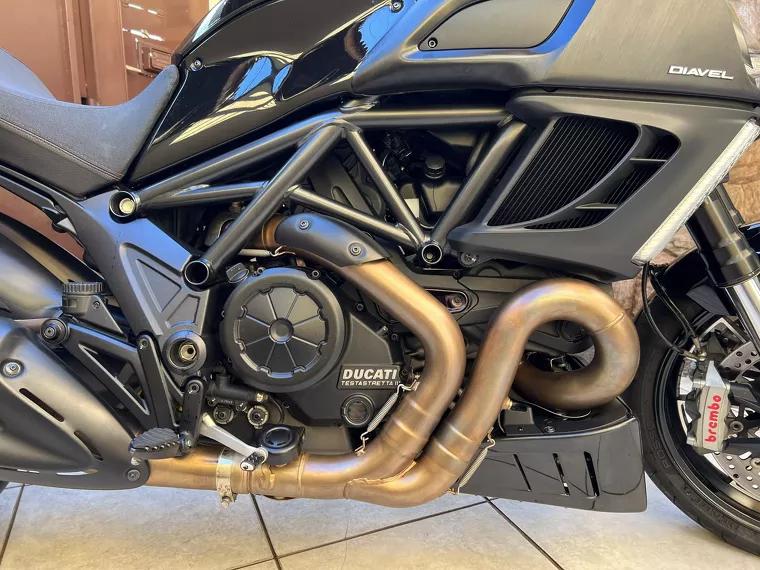 Ducati Diavel Preto 13