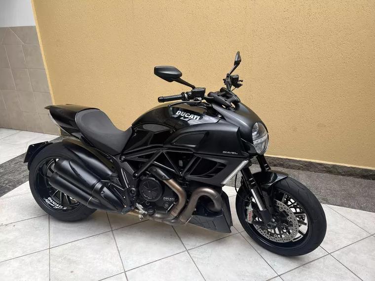 Ducati Diavel Preto 2