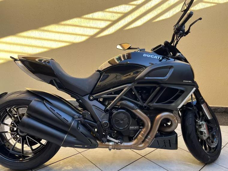 Ducati Diavel Preto 10