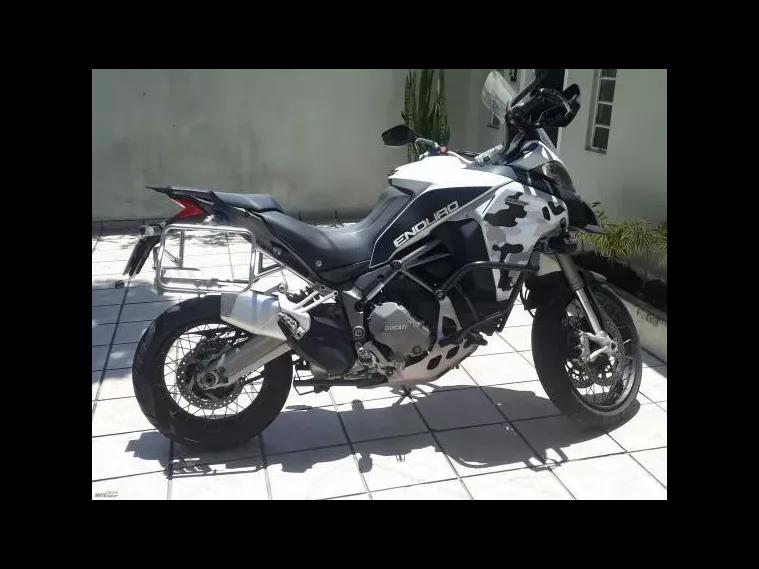 Ducati Multistrada Branco 2