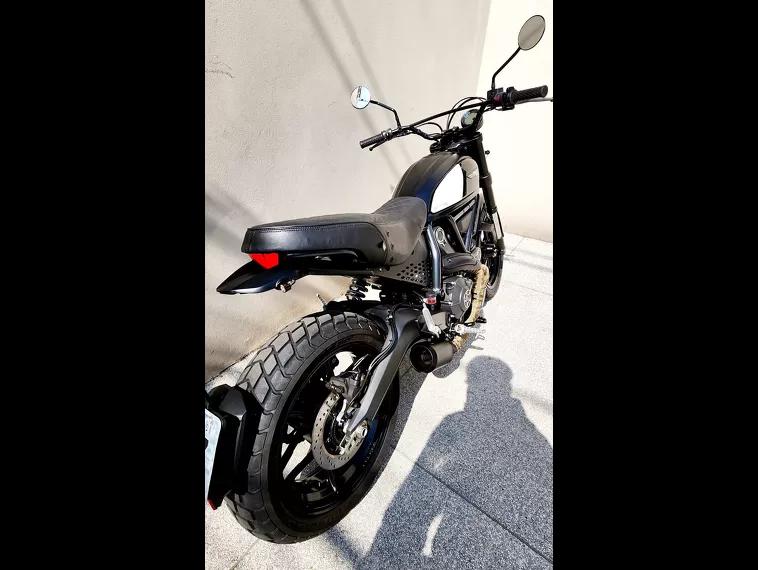 Ducati Scrambler Preto 8