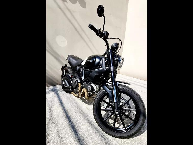 Ducati Scrambler Preto 7