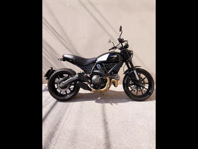 Ducati Scrambler Preto 3