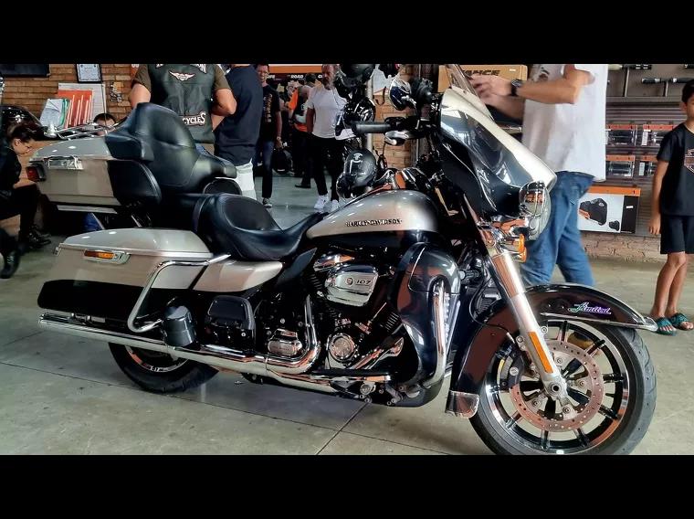 Harley-Davidson Ultra Limited Prata 9