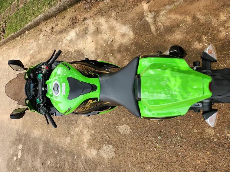 Kawasaki Ninja Verde 11