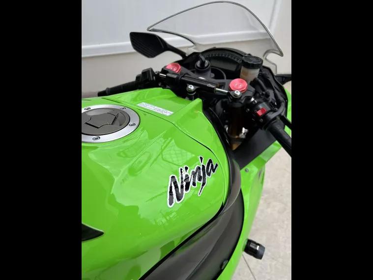 Kawasaki Ninja Verde 12