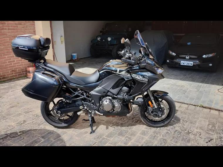 Kawasaki Versys Preto 4