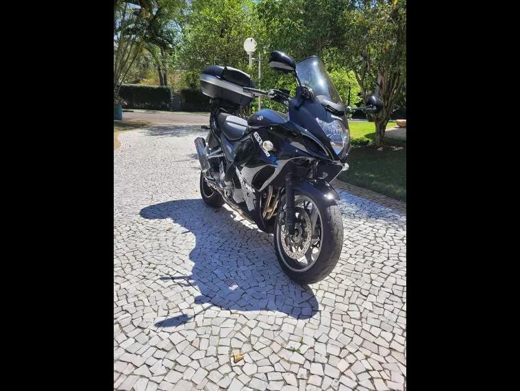 Suzuki GSX Preto 4