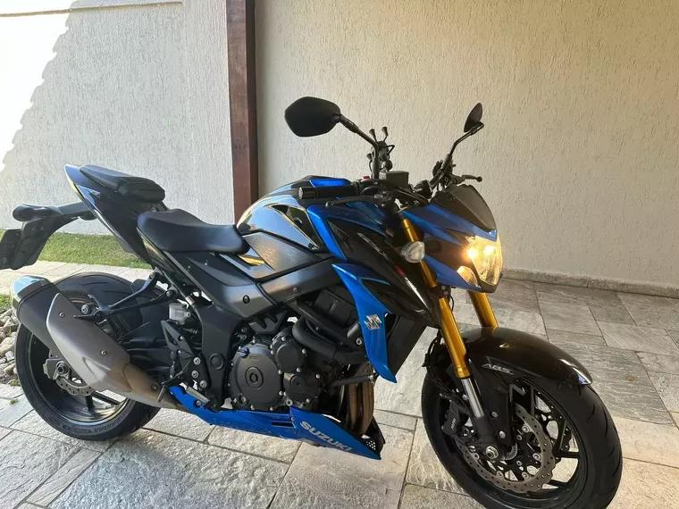 Suzuki GSX-S Azul 4