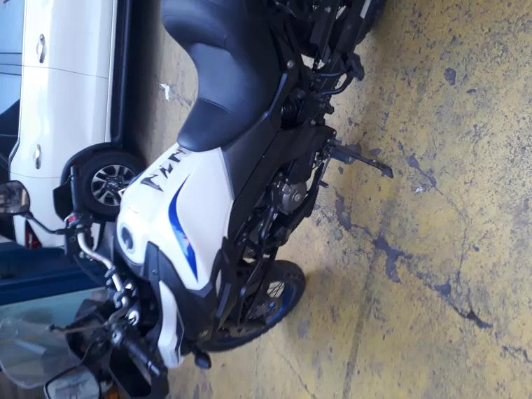 Suzuki V-Strom Branco 3