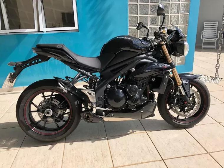 Triumph Speed Triple Preto 5