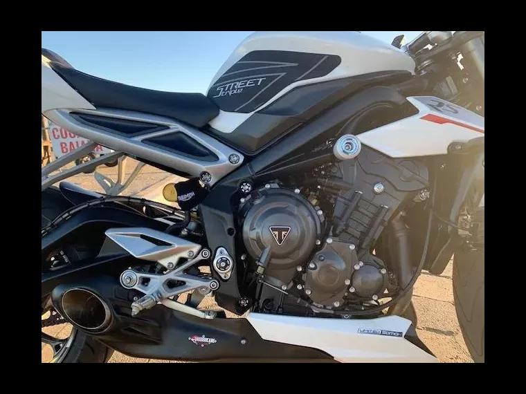 Triumph Street Triple Branco 4