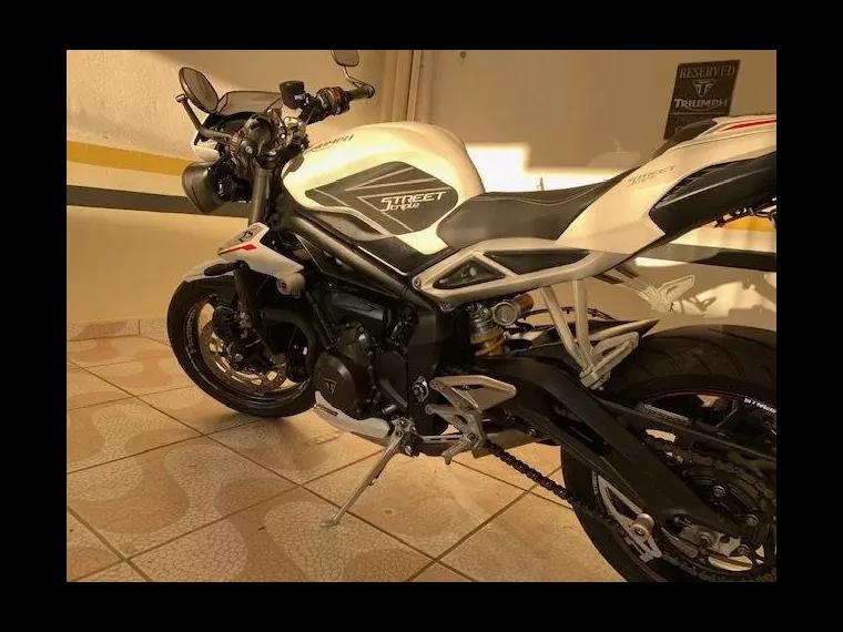 Triumph Street Triple Branco 8