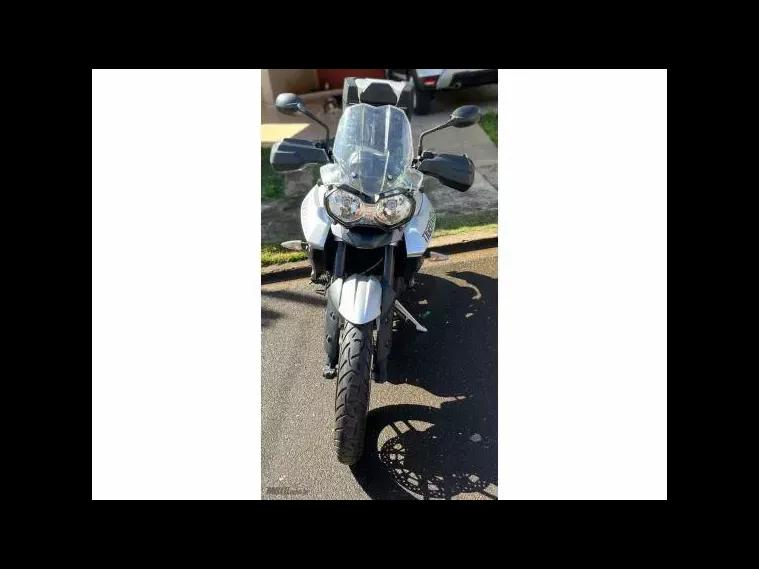 Triumph Tiger 800 Prata 4