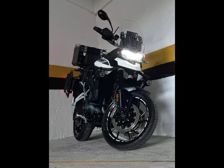 Triumph Tiger 900 Branco 1