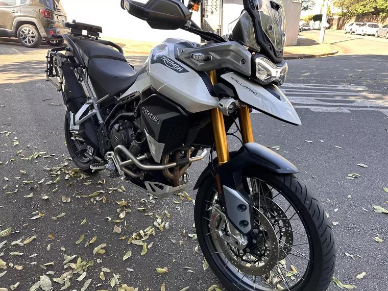 Triumph Tiger 900 Branco 1